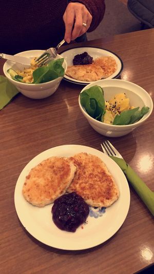 Cashewbär with potato salad at Das Kombinat in Augsburg