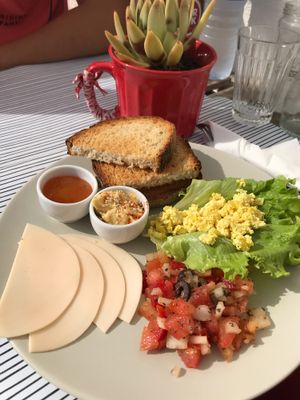 Brunch at A Mulata in Aveiro