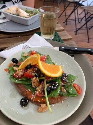 Toast with bean pasta at A Mulata in Aveiro