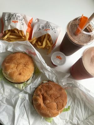 vegan burgers and vegan milkshakes at MAX in Copenhagen