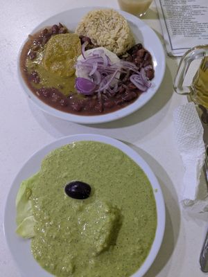Ocopa de quinoa, Beans, rice and mock meat at Vida Sana - Jr. Camaná in Lima