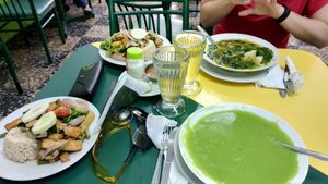 great cheap vegan food at Vida Sana - Jr. Camaná in Lima