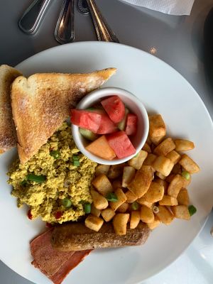 Full breakfast at Hearts Choices - NorthEast in Calgary