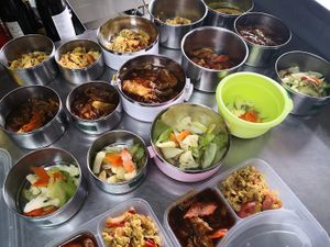 covid take out at Zhi Shan Vegetarian in Rawang