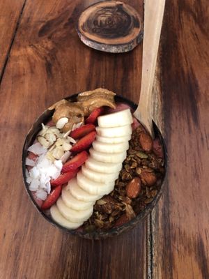 Pink bowl at Fresco Habito in Playa Del Carmen