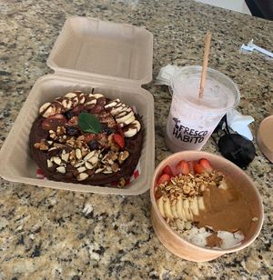 (Take away)- vegan desserts! recommend the “Valentines smoothie” pictured   at Fresco Habito in Playa Del Carmen