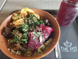 2 proteins dish and 1 Flor de Jamaica at Pot in Bogota