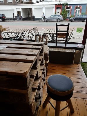 interior, with stools at Bancale 61 in Maastricht