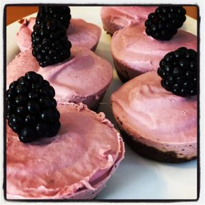 Vegan Strawberry Cheesecakes glutenfree sugarfree  at Be Coffee My Friend in Berlin