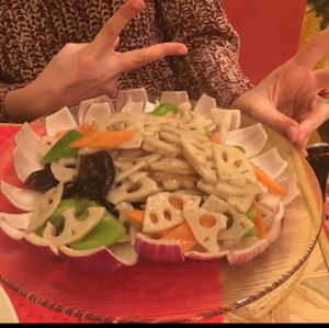 Salteado de raiz de loto at Healthy Lovers in Madrid