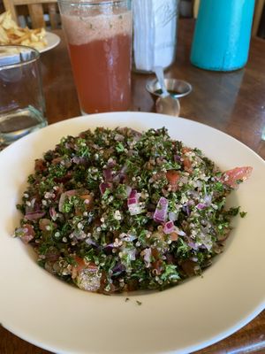 Tabulé y bebida de sandía / hierbabuena at Falafel Bar in Tamarindo