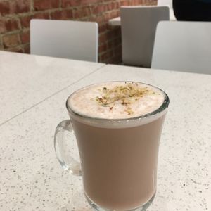 Thé Kashmir Love Chaï avec lait de soja at Delicieux Veg Fusion Cafe in Montreal