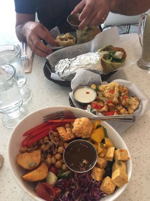 That line up tho ! at Delicieux Veg Fusion Cafe in Montreal