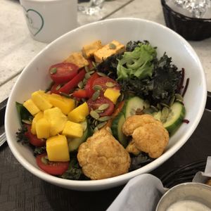 Bol Diva indienne avec quinoa at Delicieux Veg Fusion Cafe in Montreal