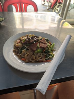 Fried big rice noodle at Kang Le Restaurant in Siem Reap