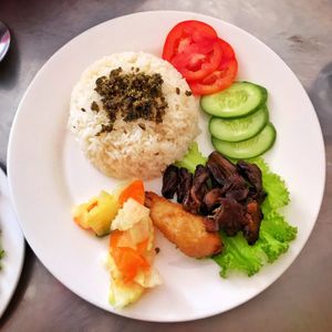 Chicken drumstick rice feat. one teeny drumstick (US$1.50) at Kang Le Restaurant in Siem Reap