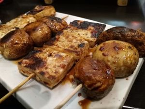 Brochettes de tofu et champignons at Sakura in Paris