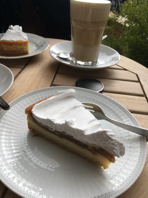 apple quark and chai latte vegan at Marshalls Mum in Leipzig