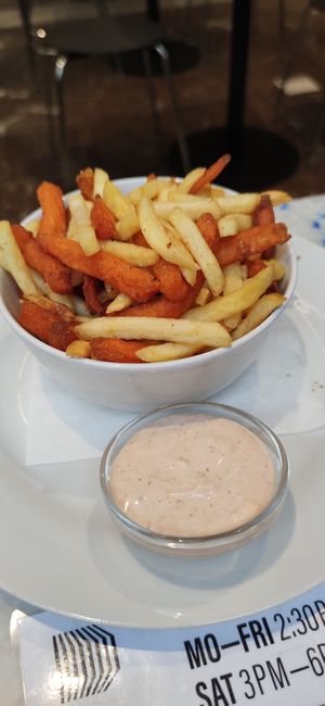 Sweet potato and regular potato fries at Die Küche in Brno
