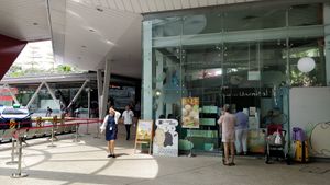 Shop front. Just outside Kent ridge mrt exit at Mr Bean - NUH in Central Singapore