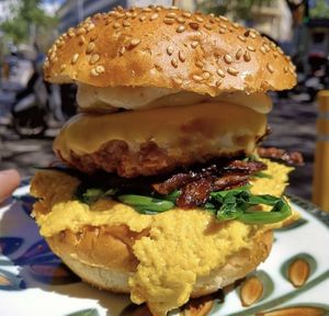 Burger veg 🌱 at Jonny Aldana in Barcelona