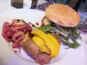 Burger at Jonny Aldana in Barcelona