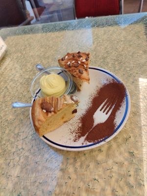 Degustazione di panettone e crema chantilly vegani at Pasticceria Da Angelo in Selvazzano Dentro