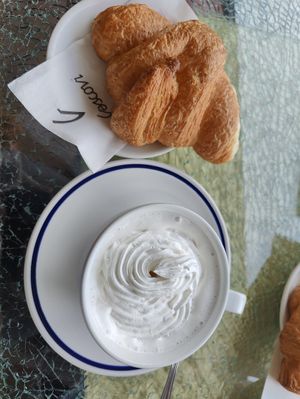 Vegan hot chocolate at Pasticceria Da Angelo in Selvazzano Dentro