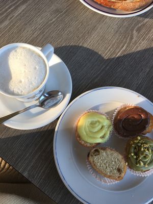 Vegan frittelle witj different fillings at Pasticceria Da Angelo in Selvazzano Dentro