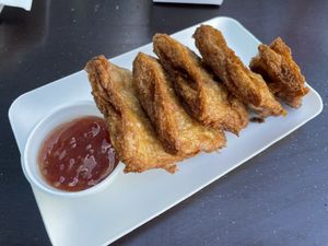 This is the closest thing to Korean fried chicken I’ve had. With Korean chicken sauce or seasoning, it would be like having fried chicken in Korea in the 90s    at Cosy Green in Ghent