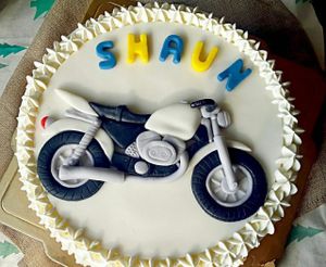 Vegan fondant cake at Whisk & Roll in Tainan