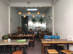 Sit out at Bee Vegan in Chiang Mai