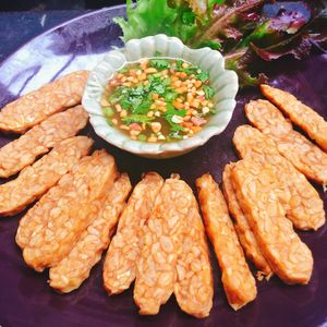 Deep fried TEMPEH at Bee Vegan in Chiang Mai