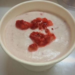 Strawberry Ice cream Vegan at Bee Vegan in Chiang Mai