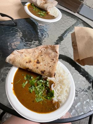 Lunch with chapati and rice at Hariprasad Samosa & Curry in Krakow