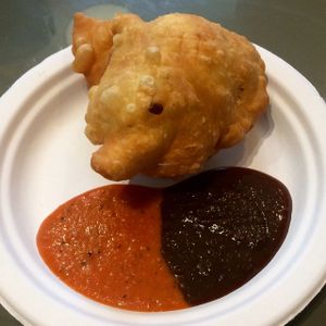 Samosa and sauce.  at Hariprasad Samosa & Curry in Krakow