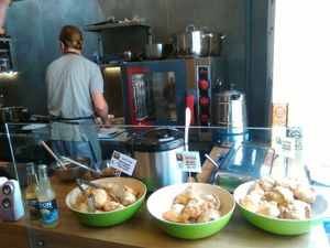 live food prepping and baking  at Hariprasad Samosa & Curry in Krakow