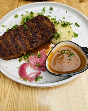 Heerlijke vegan steak gemaakt van quinoa. at Knol & Kool Bistro & Superet in Ghent