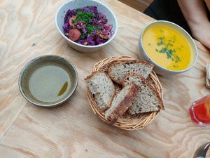 Soep met slaatje at Knol & Kool Bistro & Superet in Ghent