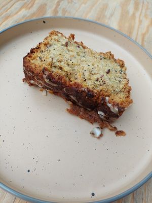 Maanzaad citroencake at Knol & Kool Bistro & Superet in Ghent