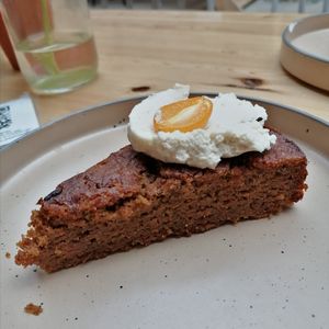 Gâteau à la carotte 🥰 at Knol & Kool Bistro & Superet in Ghent