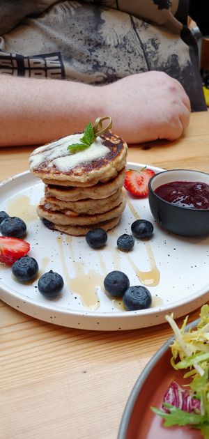 Blueberry pancakes at Knol & Kool Bistro & Superet in Ghent