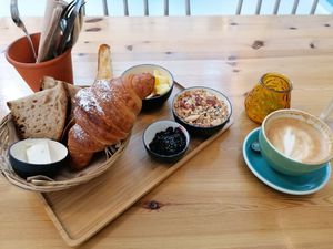 So happy they're open again! at Knol & Kool Bistro & Superet in Ghent