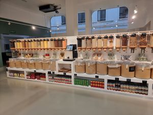 Dispensers at Knol & Kool Bistro & Superet in Ghent