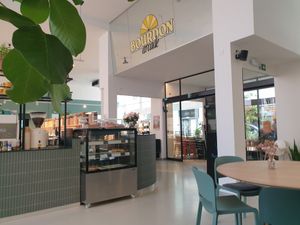 Inside at Knol & Kool Bistro & Superet in Ghent