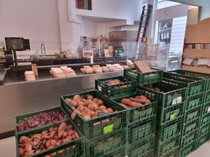 Fresh veg at Knol & Kool Bistro & Superet in Ghent