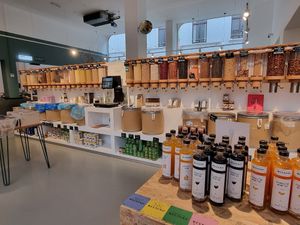 Shop / dispensers at Knol & Kool Bistro & Superet in Ghent