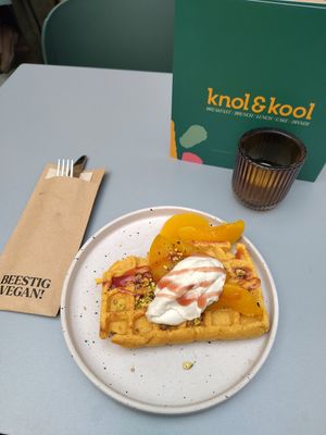 Corn wafel with peach at Knol & Kool Bistro & Superet in Ghent