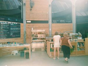 Beo versbar menu and counter at Knol & Kool Bistro & Superet in Ghent