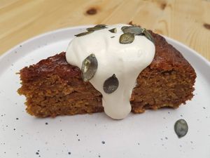 carrot cake with cashew cheese at Knol & Kool Bistro & Superet in Ghent
